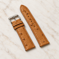 Bracelet montre camel grain d’autruche vu de trois quarts