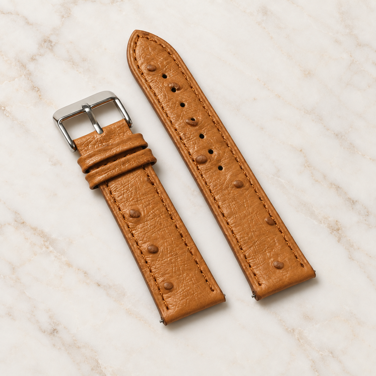 Bracelet montre camel grain d’autruche vu de trois quarts