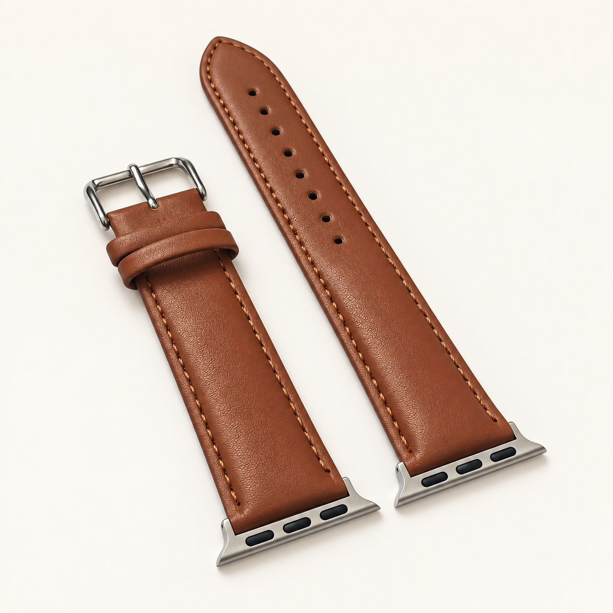 Bracelet Apple Watch en cuir cognac présenté en vue inclinée